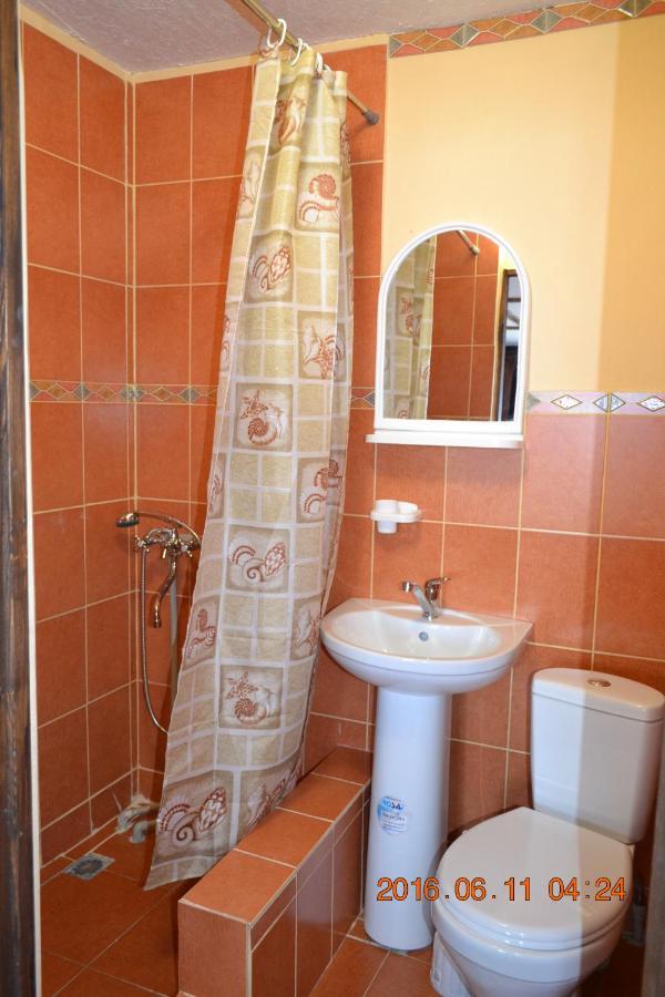 U Palycha Guest House Suhumi Exterior foto