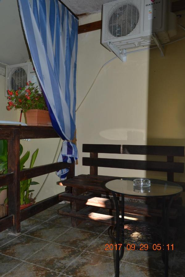 U Palycha Guest House Suhumi Exterior foto