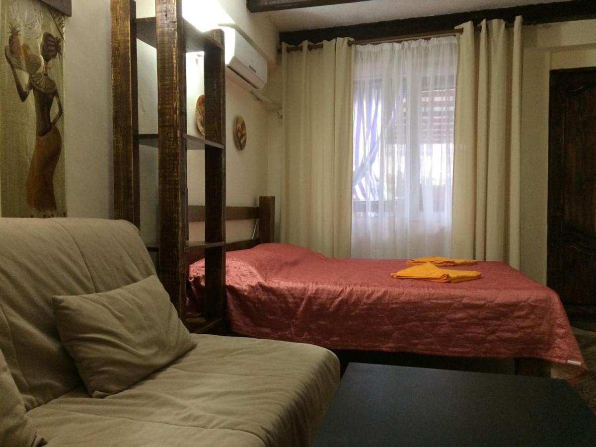 U Palycha Guest House Suhumi Exterior foto