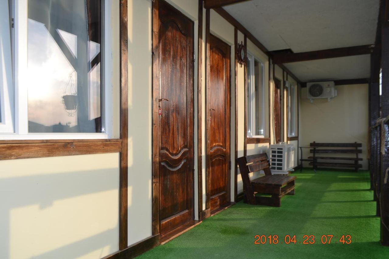 U Palycha Guest House Suhumi Exterior foto
